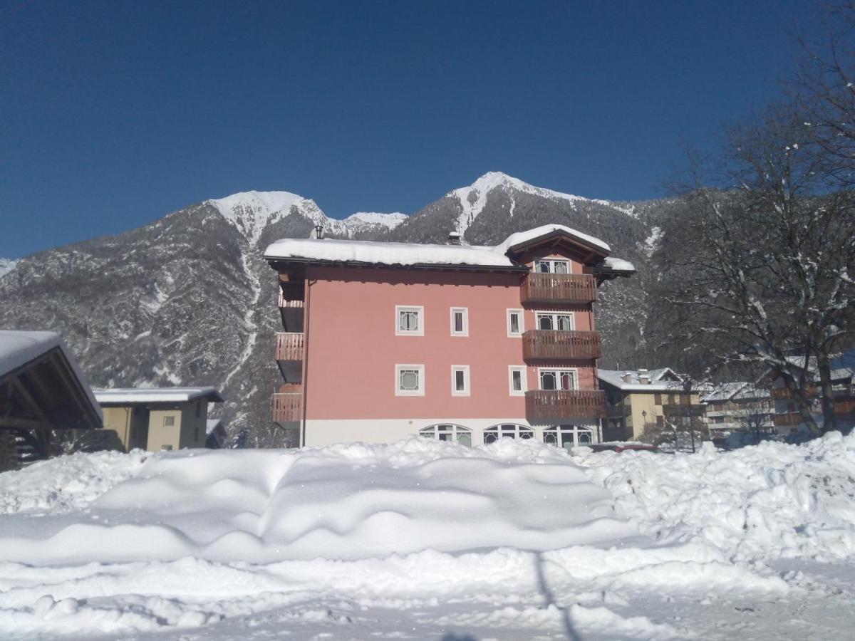 Hotel Garni Al Nardis Carisolo Exterior foto